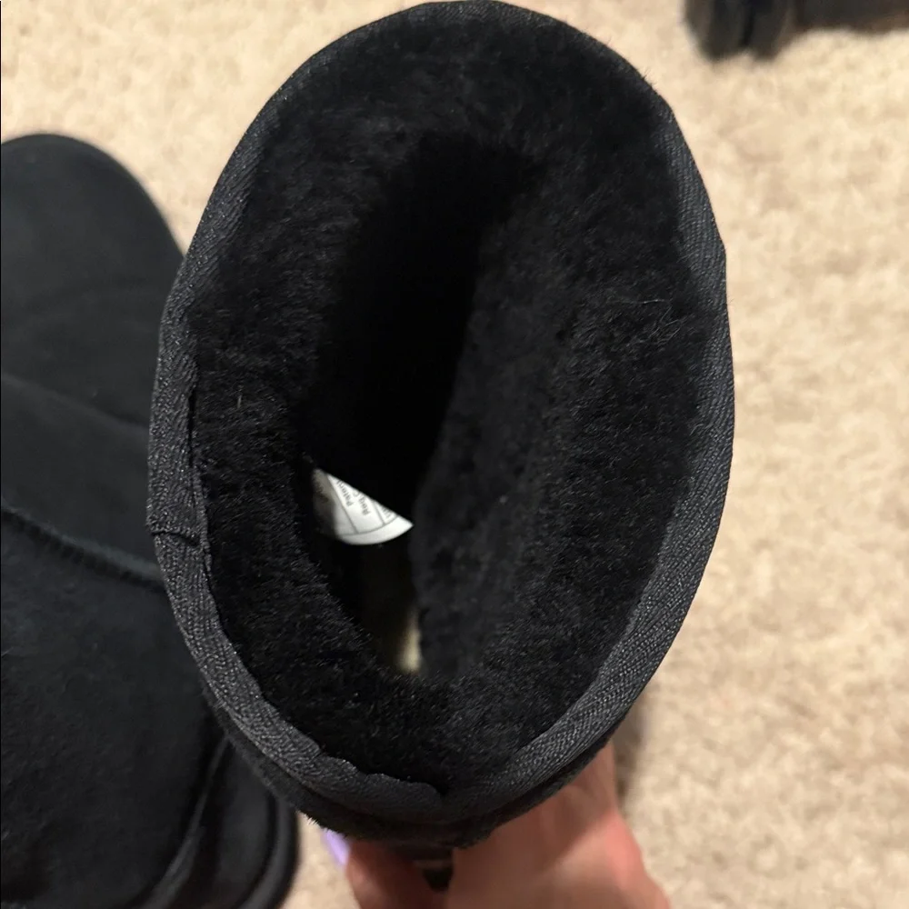 Uggs Women Black Boots - Picture 4 of 6